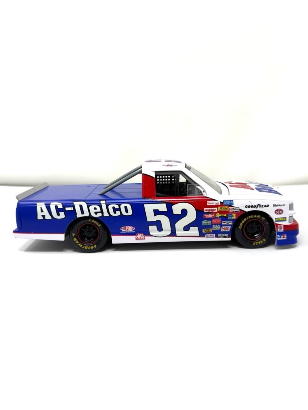 RACING CHAMPIONS CRAFTSMAN AC-Delco NASCAR pickup truck